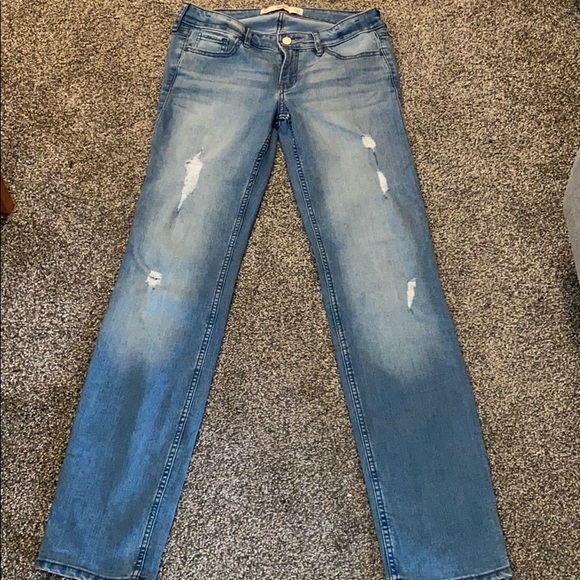 Lightly distressed Hollister jeans - Picture 2 of 6